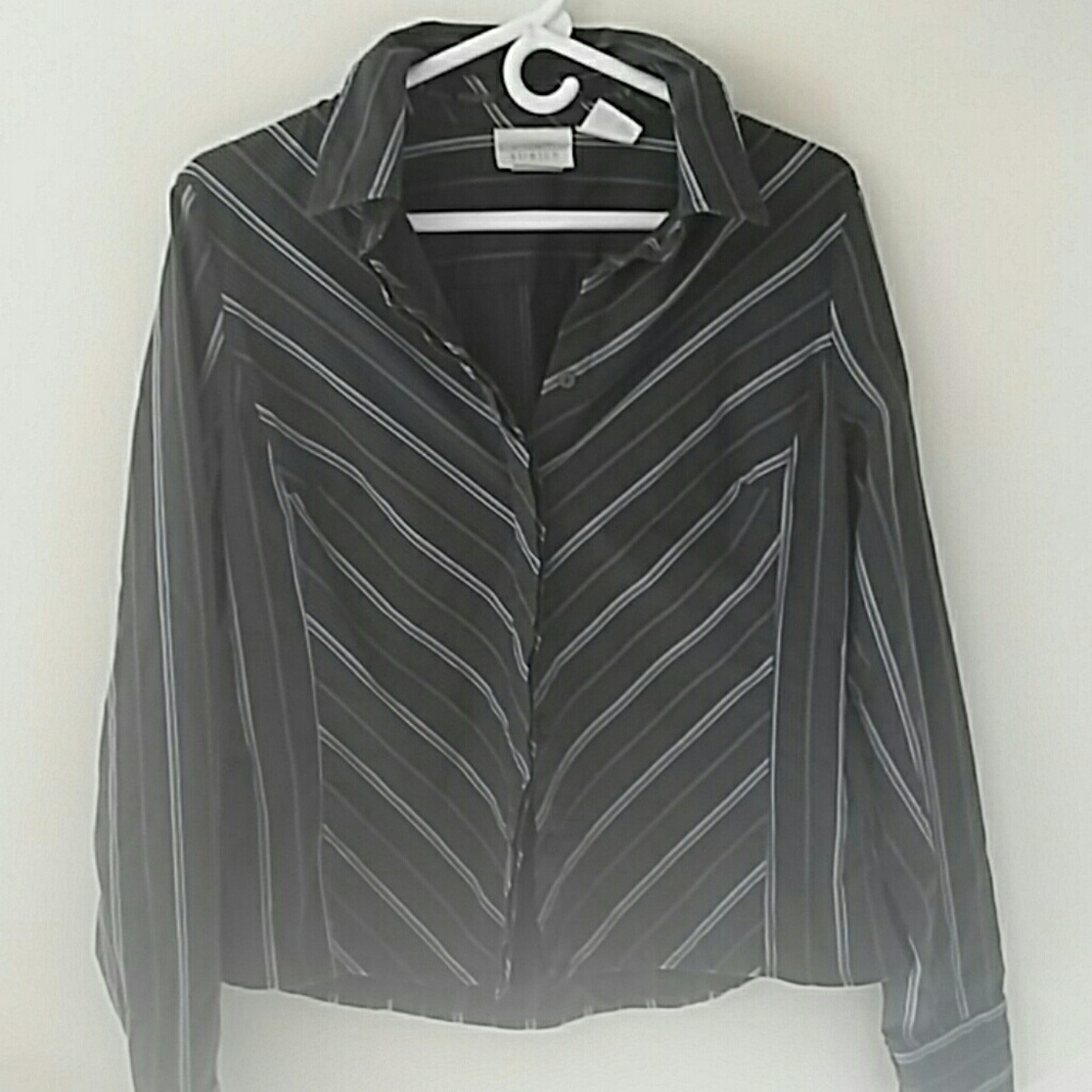 4/20 Worthington button down blouse